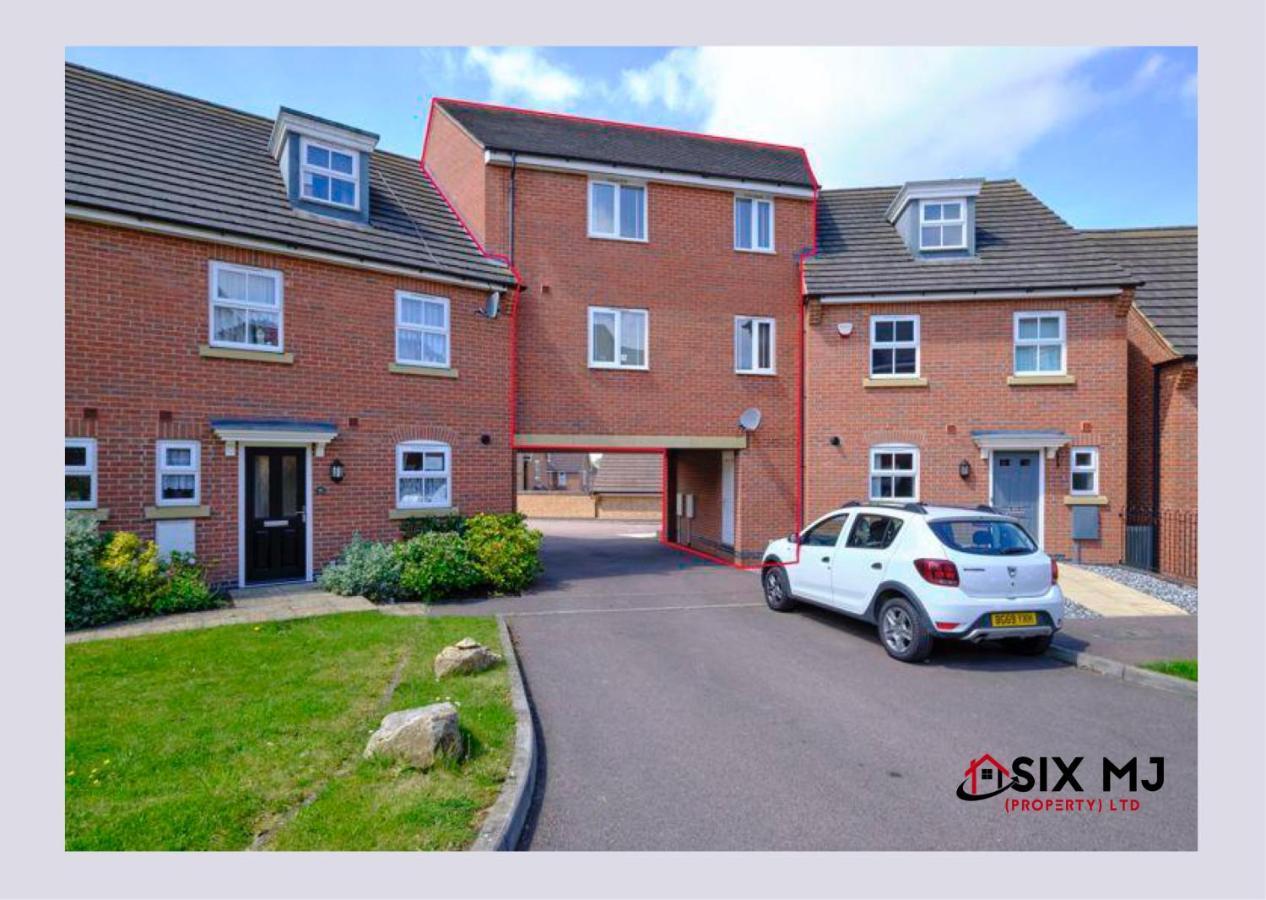 Chichele House, Sleeps 8, Nr Rushden Lakes, Allocated Parking, Corporate Welcome Higham Ferrers Εξωτερικό φωτογραφία