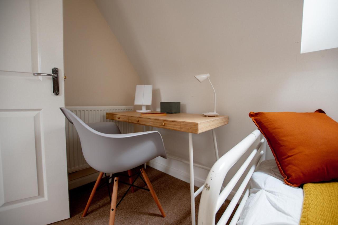 Chichele House, Sleeps 8, Nr Rushden Lakes, Allocated Parking, Corporate Welcome Higham Ferrers Εξωτερικό φωτογραφία